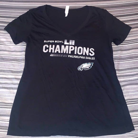 V-Neck Short Sleeve Eagles Shirt💚 - Picture 1 of 4